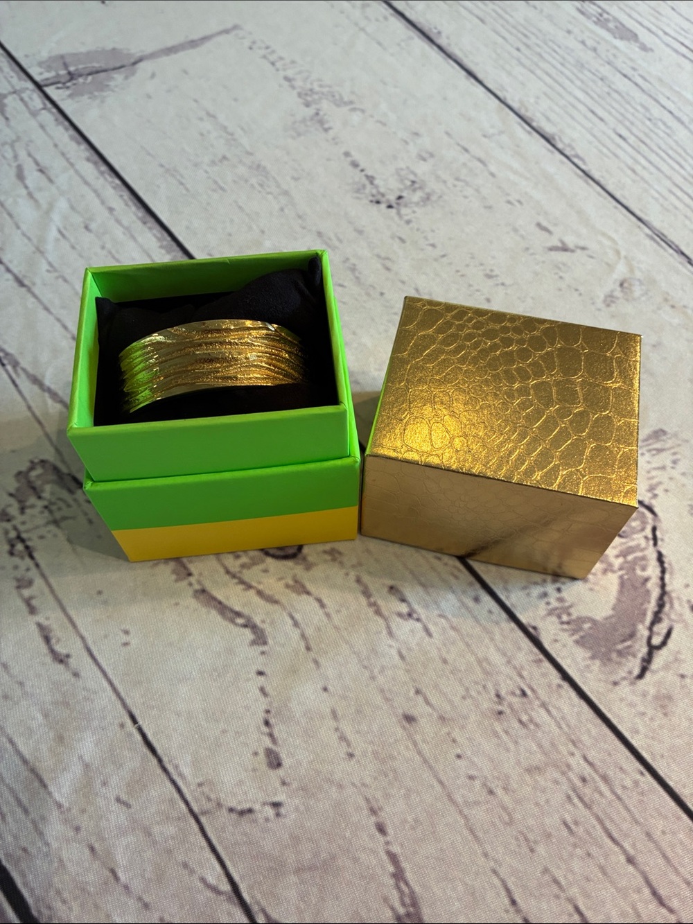 🎉NEW LISTING!🎉Rustic Cuff Gold Textured Bangle Bracelet